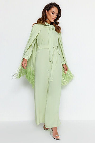 Trendyol Modest Světle zelená sada večerních šatů se střapcem – plášť a kombinéza TCTAW24DB00007