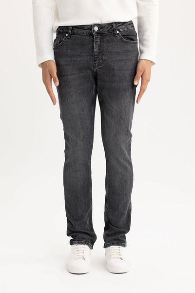 DeFacto Pedro Slim Fit Narrow Fit Regular Waist Narrow Leg Jean Trousers W6728Az23Au