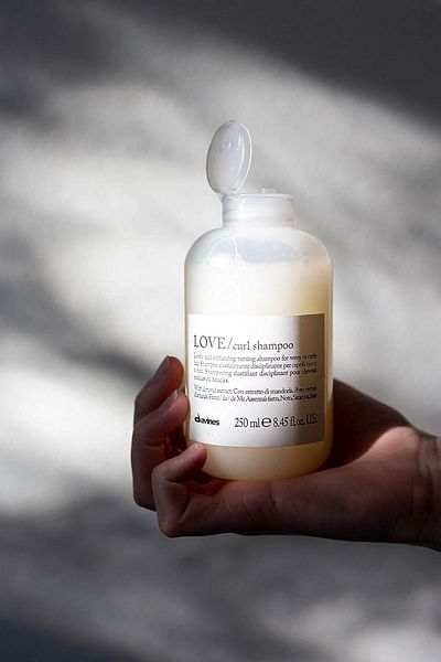 Davines LOVE/curlshampoo[75524] - Paraben-Free Curly-Moist Evident Curls (8.45fl.)BSecrets.Y78