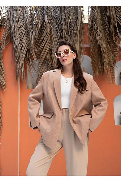 Laluvia Bunda s velbloudí rybí kostí