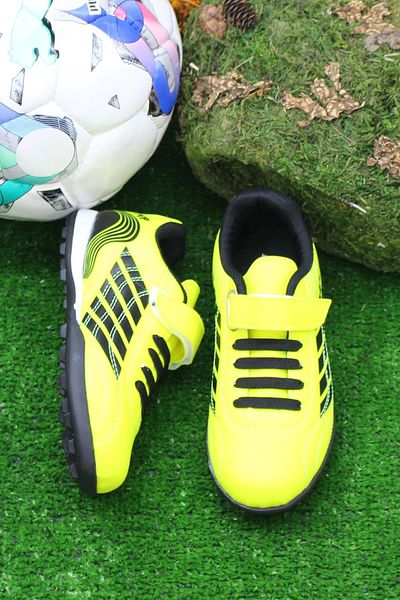 M.P. 232 1350 Product Turf Astroturf Boys' Football Shoes