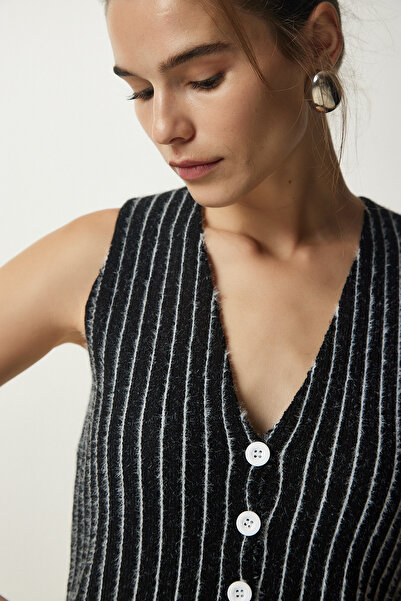 Happiness İstanbul Women's Black Striped Raised Knitwear Vest WF00058