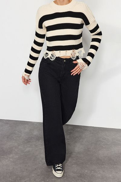 Edit by Trendyol White Striped Ripped Detailed Knitwear Sweater TWOAW24KZ01301