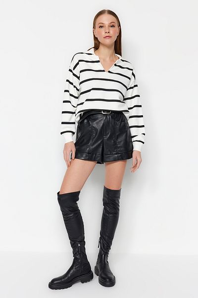 Trendyol Collection Pletená mikina Ecru Polo s límečkem Tlustý Regular/Normal Fit TWOAW24SW00111