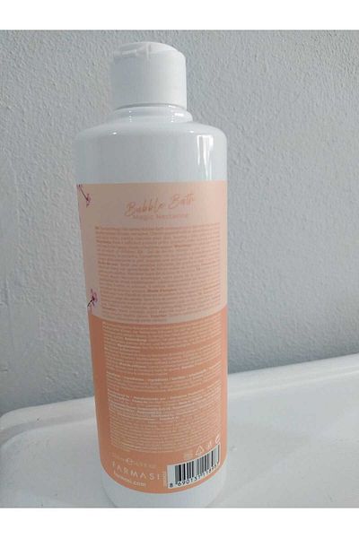 Farmasi Nectarine scented bath foam