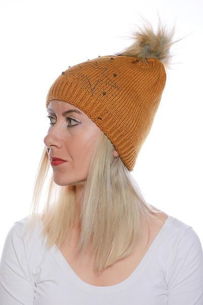 toptanhanem Pompom Stone Beret - Winter Accessory Combining Elegance and Warmth - Tan