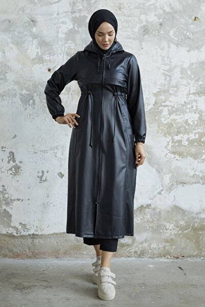 InStyle Clara Tunnel Belt Leather Cap - Black