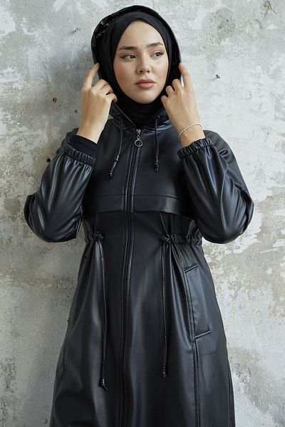 InStyle Clara Tunnel Belt Leather Cap - Black