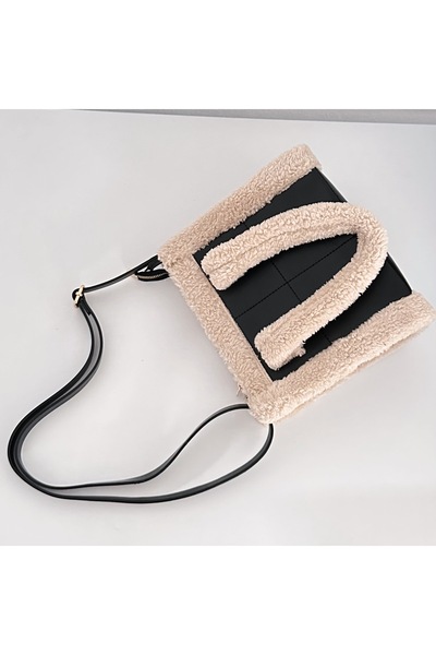 Mojeva Helen Square Fluffy Detail Γυναικεία τσάντα ώμου χειρός