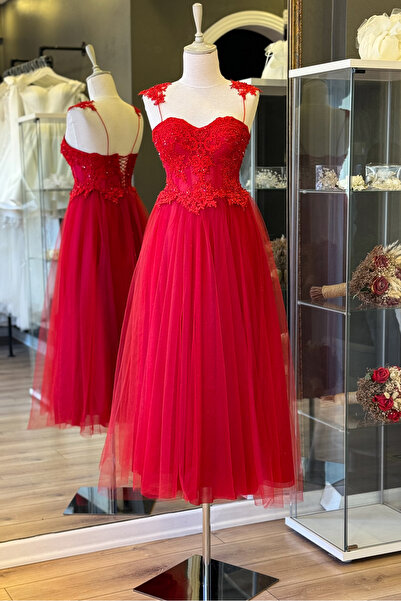 Lenta Moda Kırmızı işlemeli Dantel Kaplamalı Abiye Elbise