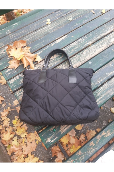 ozeliz Siyah Kapitone Detaylı El Ve Kol Çantası