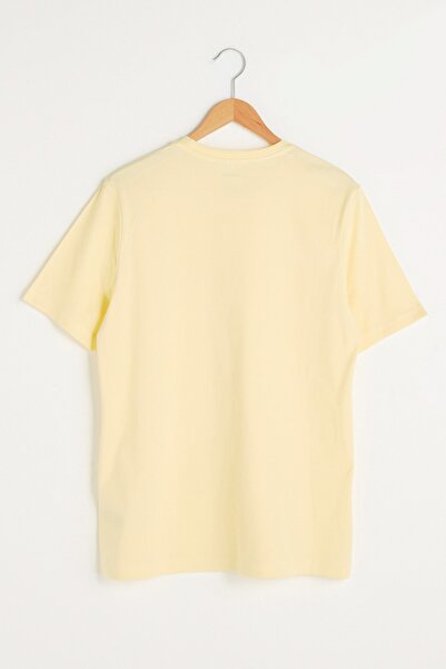LC Waikiki Your Fashion Style'dan Erkek Sarı Tişört Bisiklet Yaka Basic Kısa Kollu Pamuklu Basic
