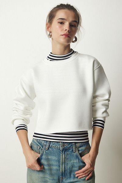 Happiness İstanbul Women's White Crew Neck Raised Crop Knitted Sweatshirt BF00085