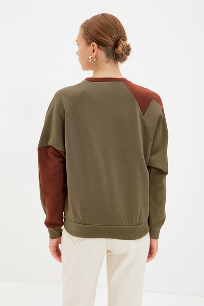 Trendyol Collection Khaki Thick Fleece Inside Color Block Regular/Regular Fit Pletená mikina TWOAW21SW0116