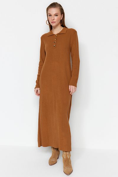 Trendyol Modest Πλεκτό φόρεμα με λαιμόκοψη Camel Polo με άνετη εφαρμογή με ραβδώσεις TCTAW24EB00025
