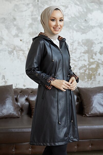 InStyle Detailní kožená čepice Almin Handle Epaulette - Černá