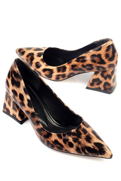 Capone Outfitters Damenschuhe mit mittelhohem Absatz und weich gepolsterter Sohle