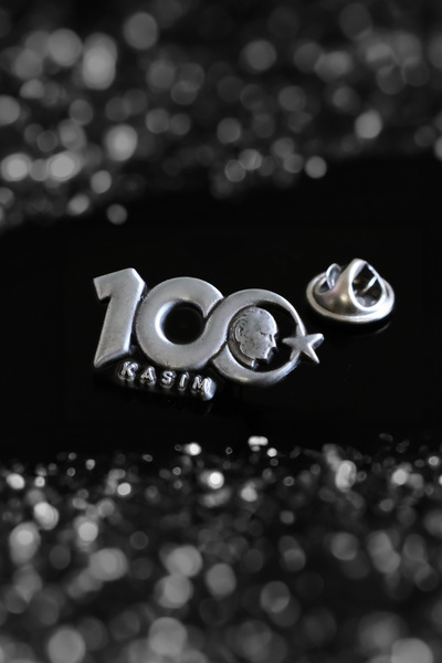 Kuker Madeni Eşya Türkiye 100. Yıl Atatürk Rozeti