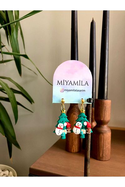 TREND Pine Tree Gift Package Cookie Man Snowman Themed Green Christmas Earrings