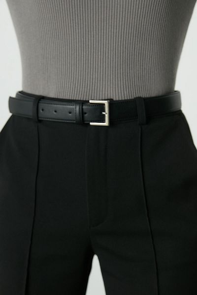 Manuka GÜRTEL MIT QUADRATISCHER SCHNALLE IN SCHWARZ