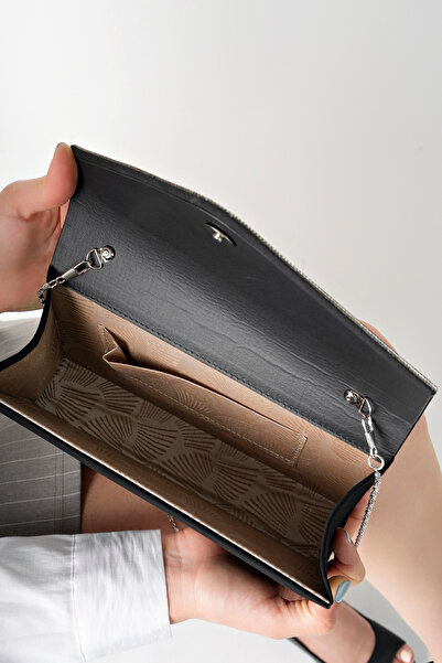 WASHINGTON POLO CLUB Дамска вечерна и официална сатенена чантичка с верижка и камъни Модел