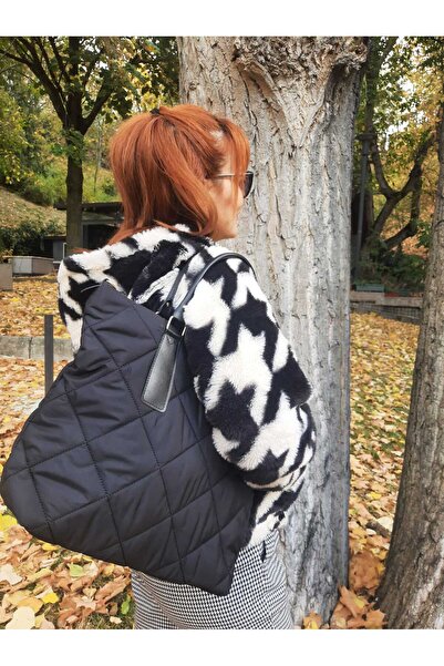 ozeliz Siyah Kapitone Detaylı El Ve Kol Çantası