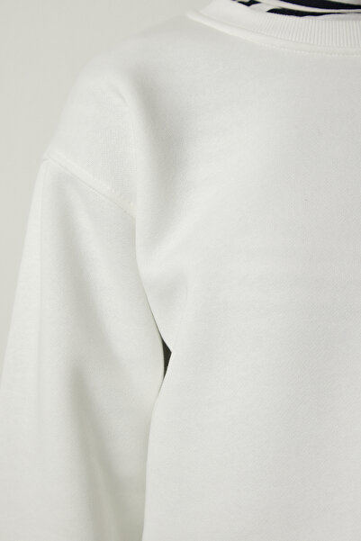 Happiness İstanbul Dámská bílá pletená mikina Crew Neck Raised Crop BF00085