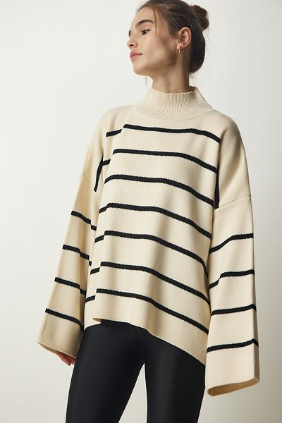 Happiness İstanbul Cremefarbener, gestreifter Oversize-Strickpullover mit Stehkragen für Damen NF00076