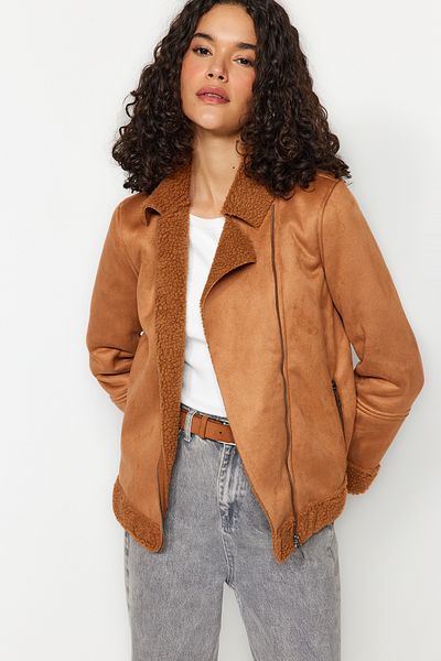 Trendyol Collection Кафяво плюшено палто с детайли TWOAW24MO00368