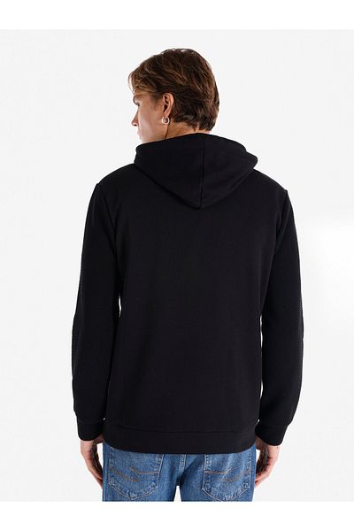 Colin's Men's Black T-Shirt - U. Sleeve