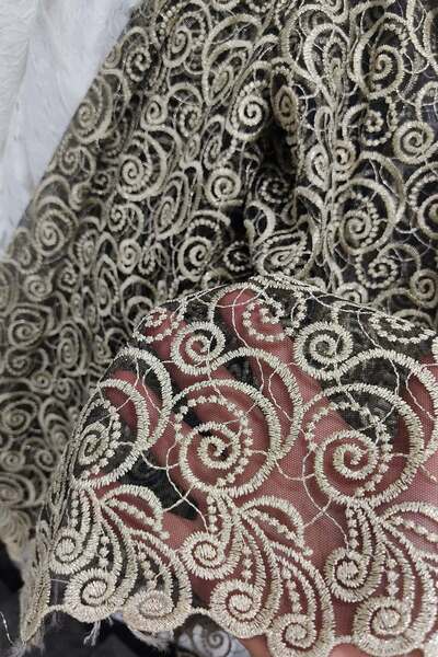 DUAYEN Tül üzeri işleme brode kumaş musahhar desen simli gold en 140 cm * 1 mt