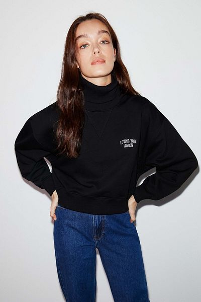 WNWGKN TRENDPUNKY OVERSIZE PRINTED CROP BLACK SWEATSHIRT