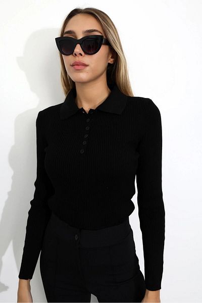 Laluvia Schwarze, geknöpfte Cord-Strickbluse mit Rollkragen