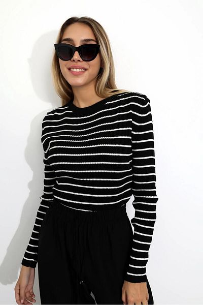 Laluvia Pulover negru din tricot cu dungi cu decolteu