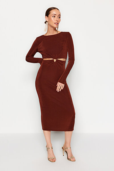 Trendyol Collection Hnědé vypasované pletené okénko/detailní elegantní večerní šaty TPRAW24EL00061