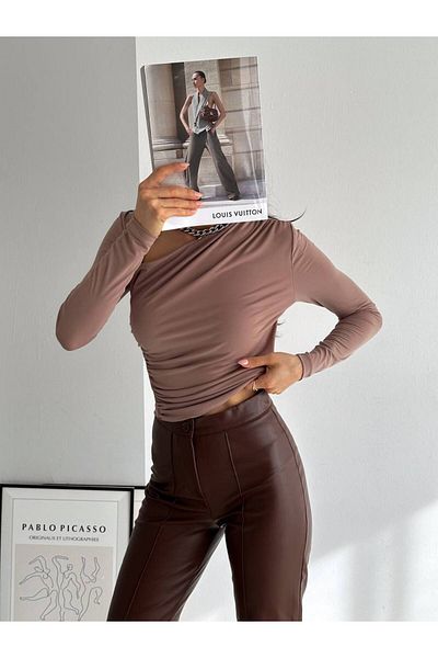 alenmoda Γυναικεία Μαύρη Μπροστινή V Χαμηλή Λεπτομέρεια Sandy Υφασμάτινη Μπλούζα