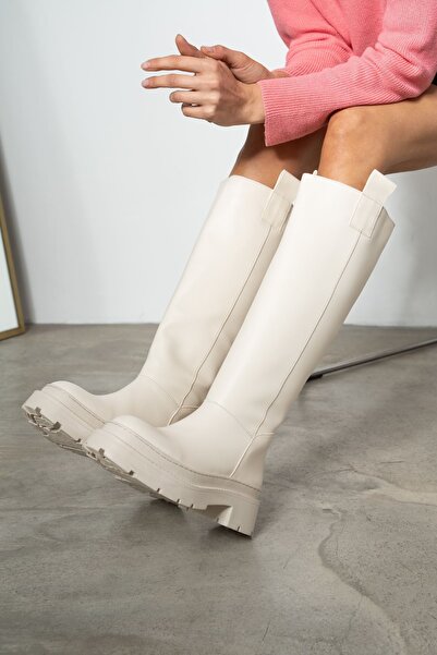 Shakrak حذاء أوليفيا باللون البيج