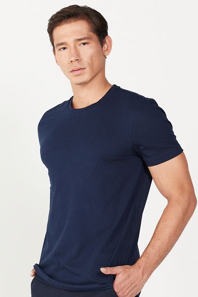 ALTINYILDIZ CLASSICS Marineblaues Slim-Fit-Baumwoll-T-Shirt mit schmalem Schnitt und Rundhalsausschnitt für Herren