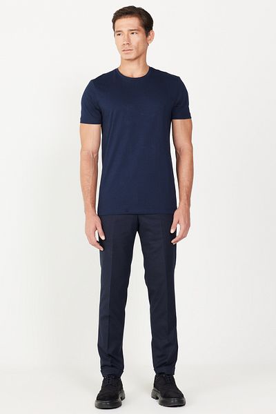 ALTINYILDIZ CLASSICS Marineblaues Slim-Fit-Baumwoll-T-Shirt mit schmalem Schnitt und Rundhalsausschnitt für Herren