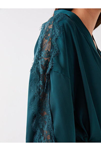 LC Waikiki LCW DREAM Shawl Collar Lace Detailed Satin Women's Dressing Gown