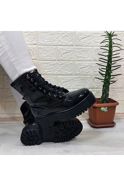 MP ONE Cizme de damă M.P 1425 din piele lacuită neagră, cu talpă de 4 cm, din lână lucioasă