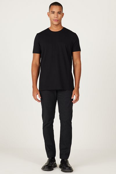 ALTINYILDIZ CLASSICS Schwarzes Slim-Fit-Slim-Fit-T-Shirt aus Baumwolle mit Rundhalsausschnitt für Herren