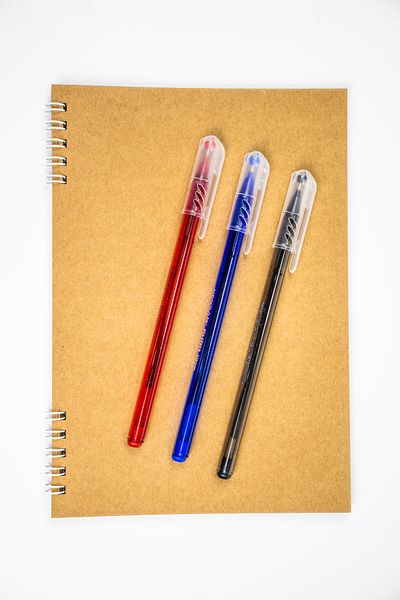 shopifav Bloc de note și memorii Kraft A5 14x20 cm 20 coli 40 pagini 3 pixuri cadou