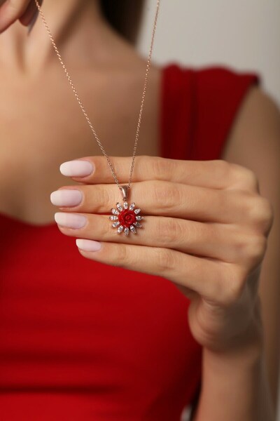 Sahira Jewelry Kırmızı Gül Motifli Beyaz Taşlı 14 K Rose Gold Kaplama Kadın K...