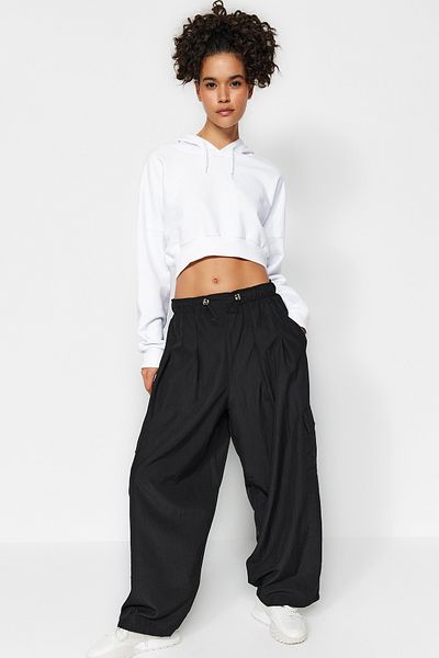 Trendyol Collection Μαύρο αλεξίπτωτο ύφασμα ρυθμιζόμενο ελαστικό πλεκτό αθλητικό παντελόνι μέσης THMAW24EA00014