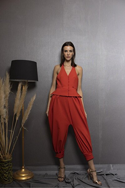 aylin yılmaz Route Kırmızı Yelekli Tulum