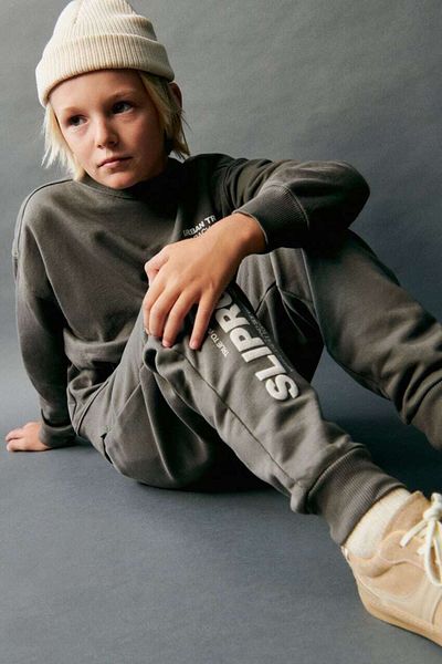 Magu COTTON SWEATSHIRT AND TROUSERS SET WITH URBAN TRIP SLOGAN