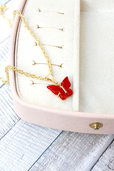 Neva GOLD PLATED WICKER CHAIN RED COLOR BUTTERFLY BIGUTER NECKLACE