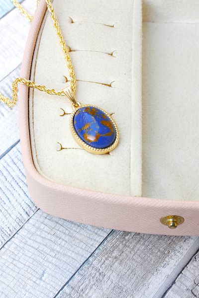 Neva GOLD PLATED WICKER CHAIN BLUE PEARL STONE BIGUTE NECKLACE