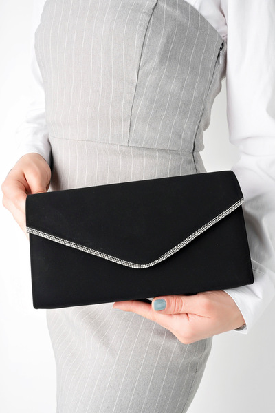 STOKS SHOES STORE Дамска вечерна и официална сатенена чантичка с верижка и камъни